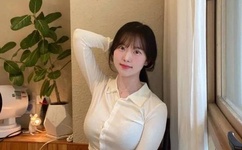 被同桌扒开腿用震蛋器折磨